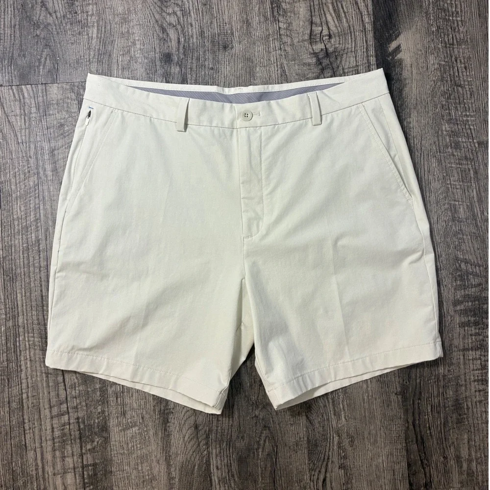 Vineyard Vines On-The-Go Shorts Mens 36 Stone Beige OTG Performance Chino 7